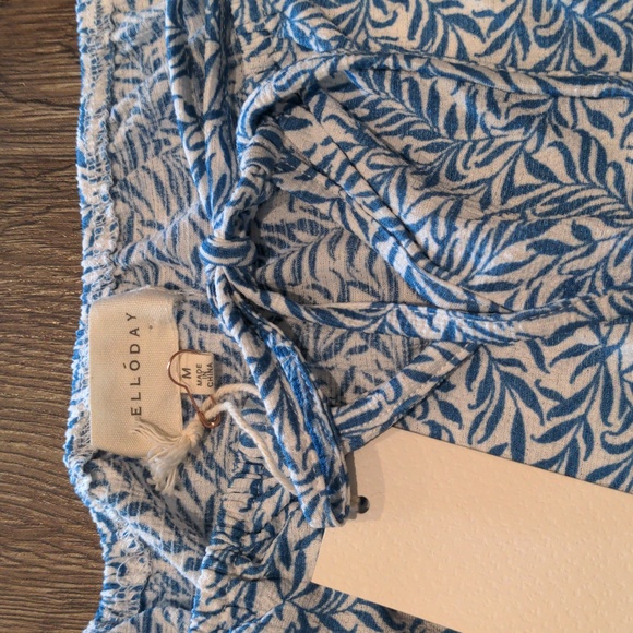 NWT! Mellóday Women's Top - medium - Picture 3 of 5